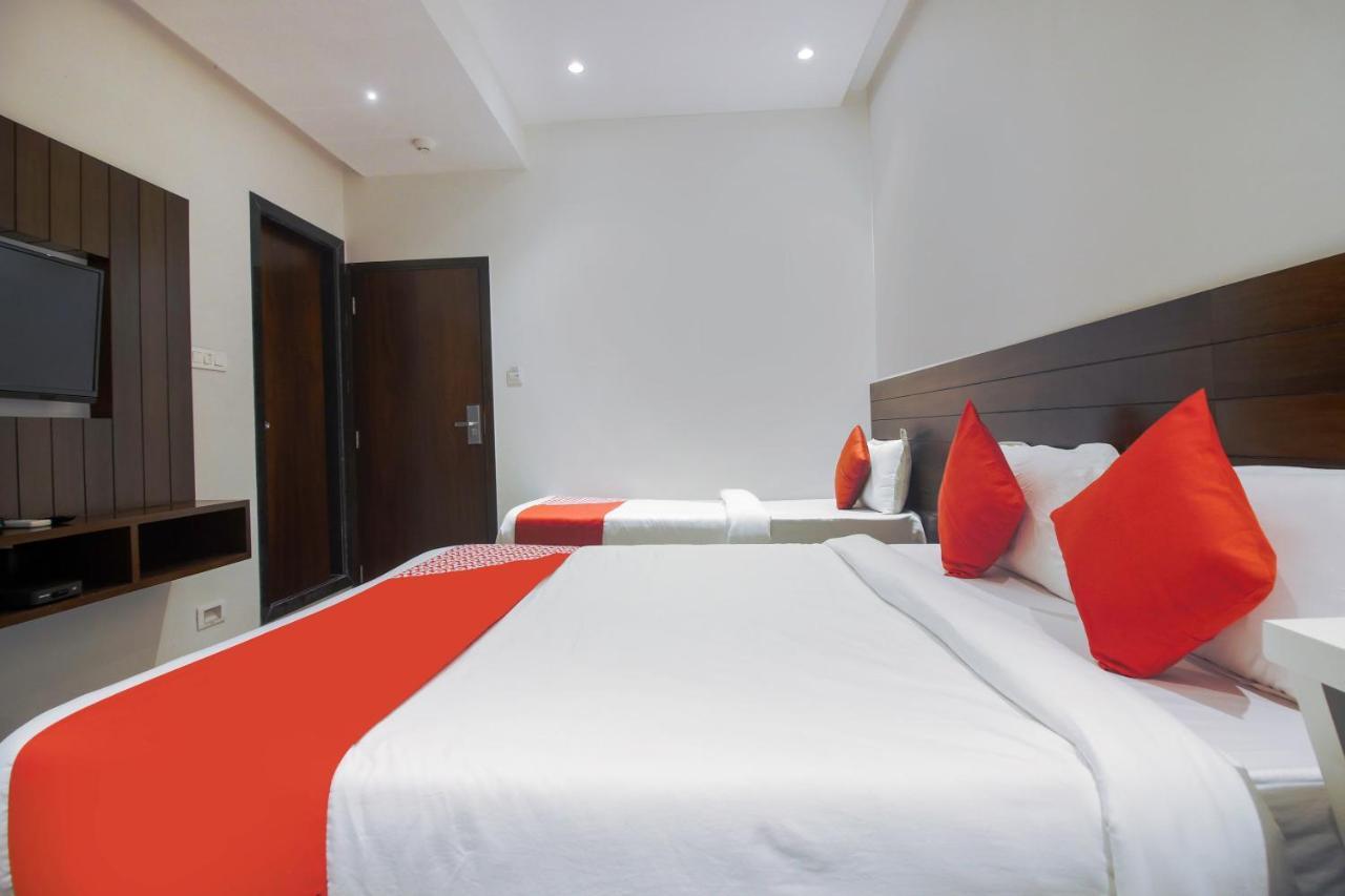 Hotel Flora Suites Bombay