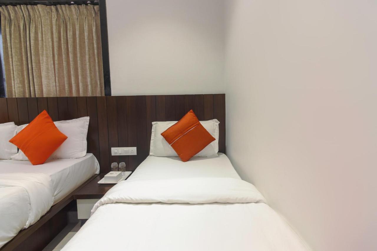 Hotel Flora Suites Bombay